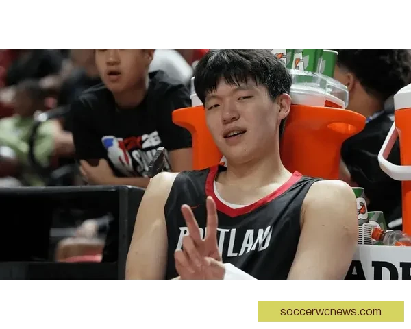 开拓者官方宣布召回杨瀚森晒全队合影告别赛季小杨缺席引发关注热